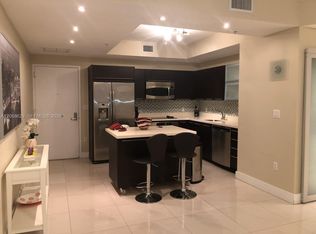 90 SW 3rd St APT 3802, Miami, FL 33130