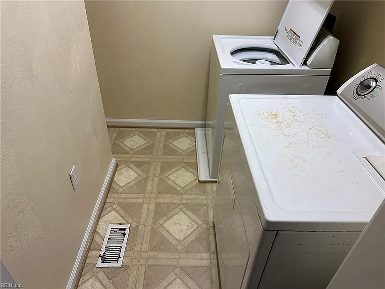 940 Redwood Cir — Photo 20