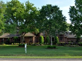 1905 Carriage Creek Ln, Friendswood, TX 77546