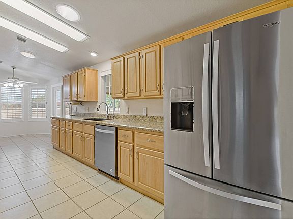 5th image of 2550 S Ellsworth Rd Unit 34