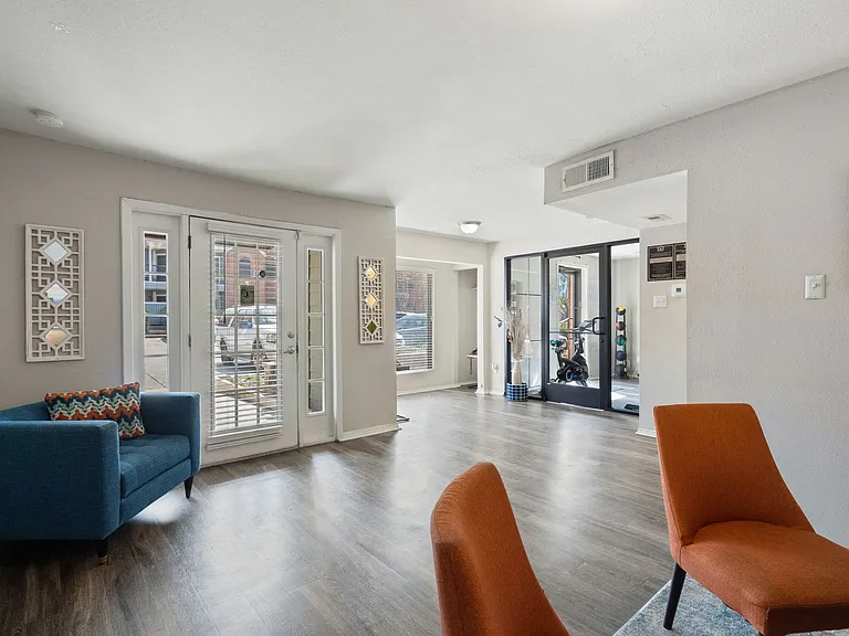 502 W Longspur Blvd — Photo 60