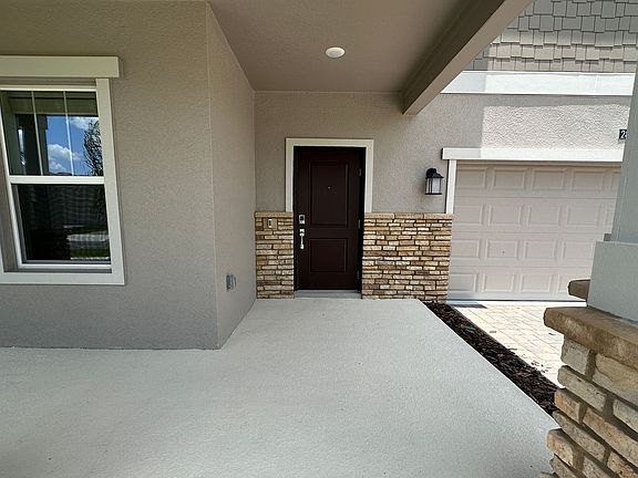 4th image of 2892 Armstrong Ave