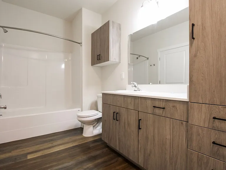 Creek's Edge Apartments — Photo 10