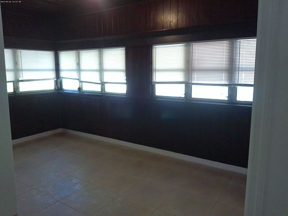4th image of 2252 Clifford St #1