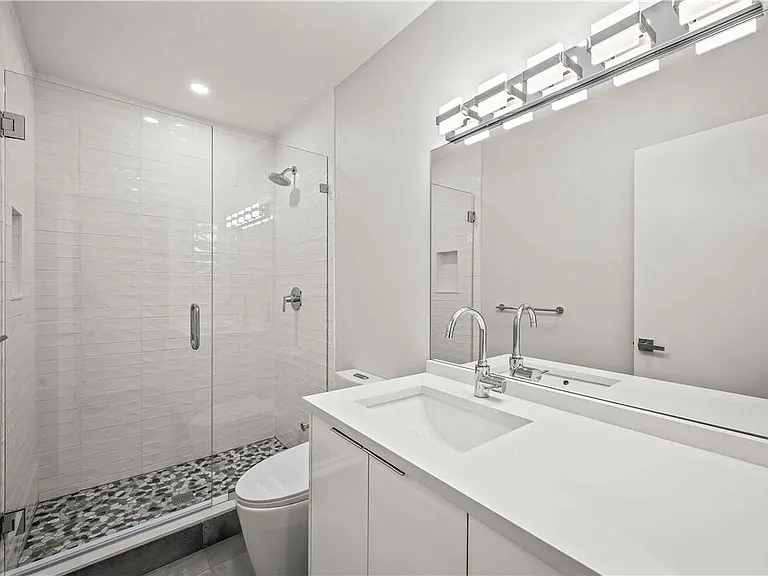 828 NE 17th Way #1 — Photo 17