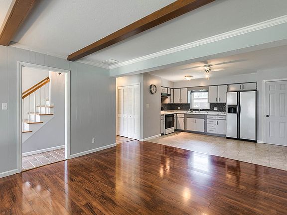 5th image of 3861 Lewis Ln