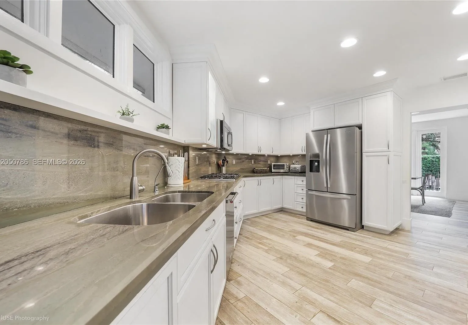2449 S Bayshore Dr #2449 — Photo 3