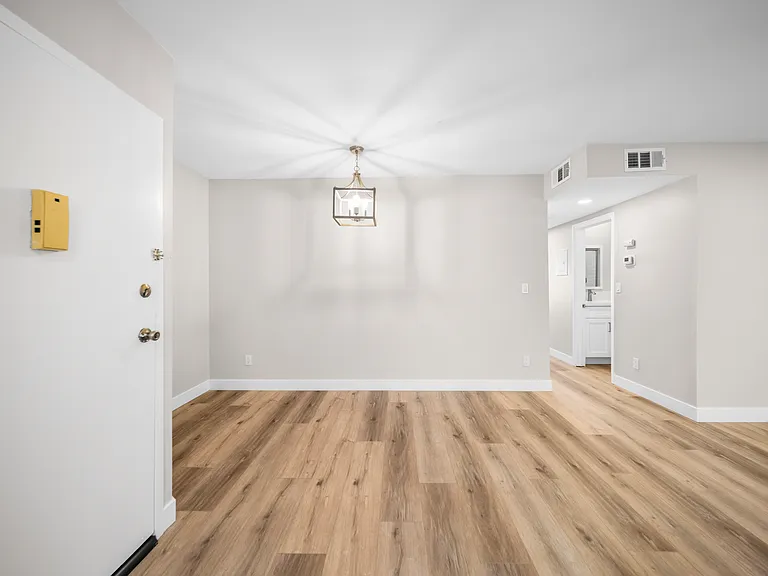 1225 Stanley Ave #203 — Photo 3