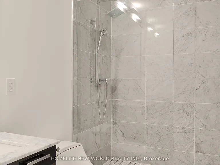 50 Charles St E #5103 — Photo 9