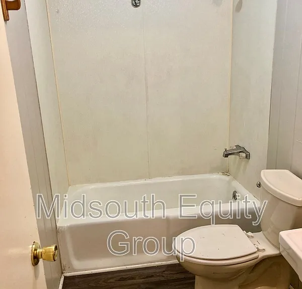 1005 Tucker St #B — Photo 12