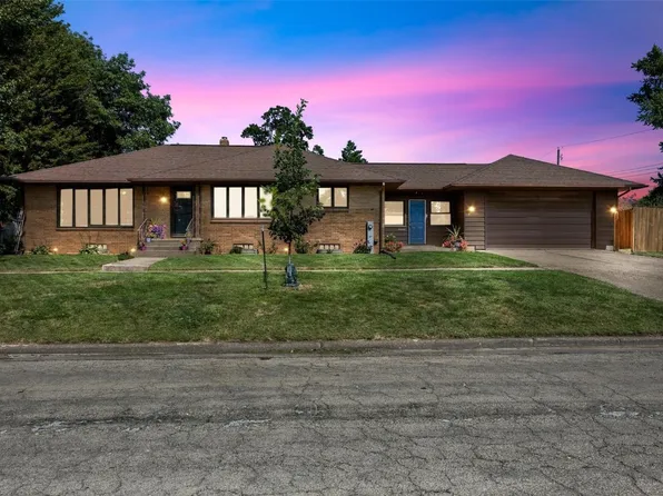 300 E 2nd St, Tipton, IA 52772