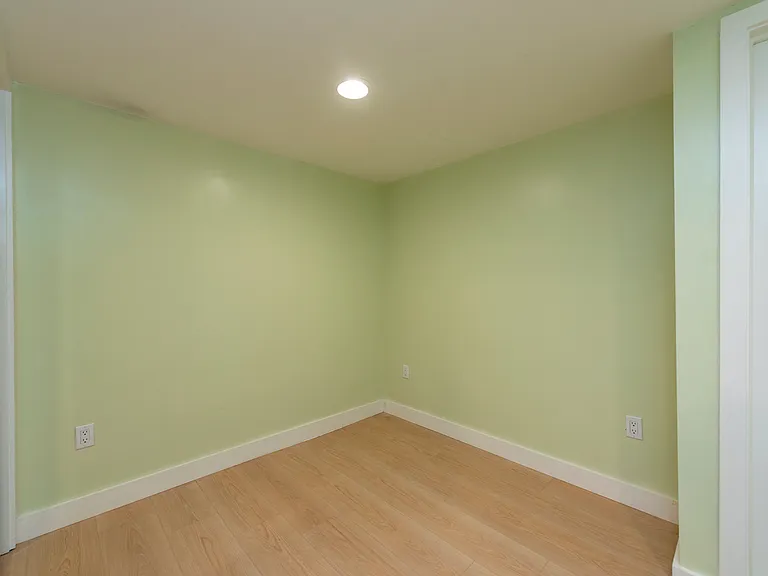 279 Kimberly Ave #7 — Photo 18