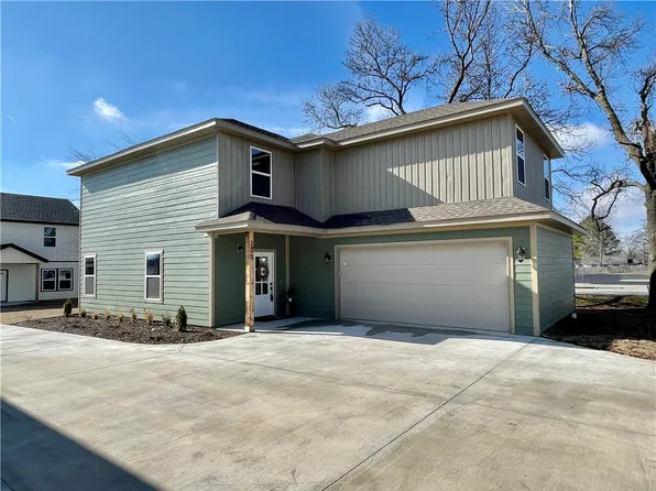 705 Dallas St SW, Gravette, AR 72736