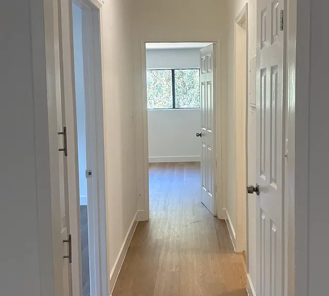7061 Whitsett Ave — Photo 5