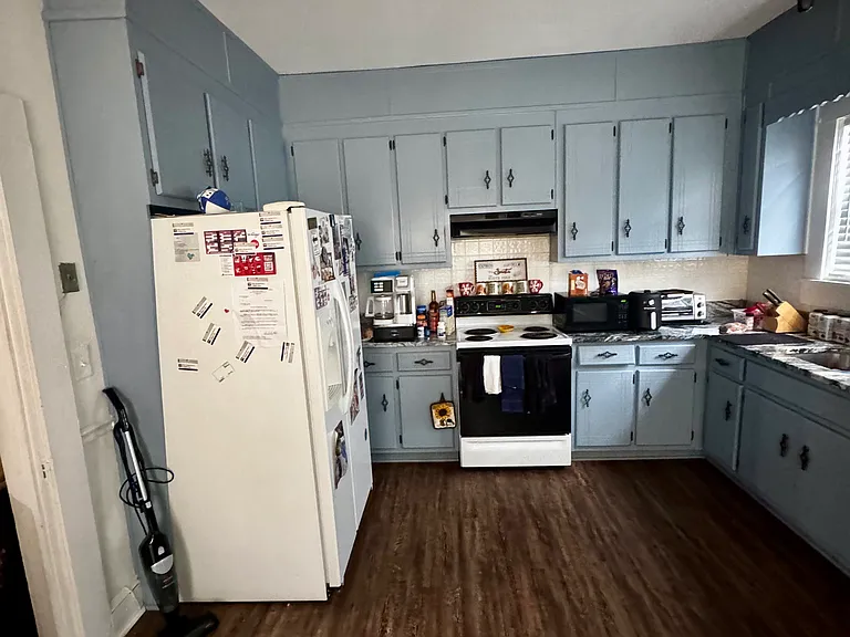 Renovated Kitchen - Granite countertops and updated cabinets