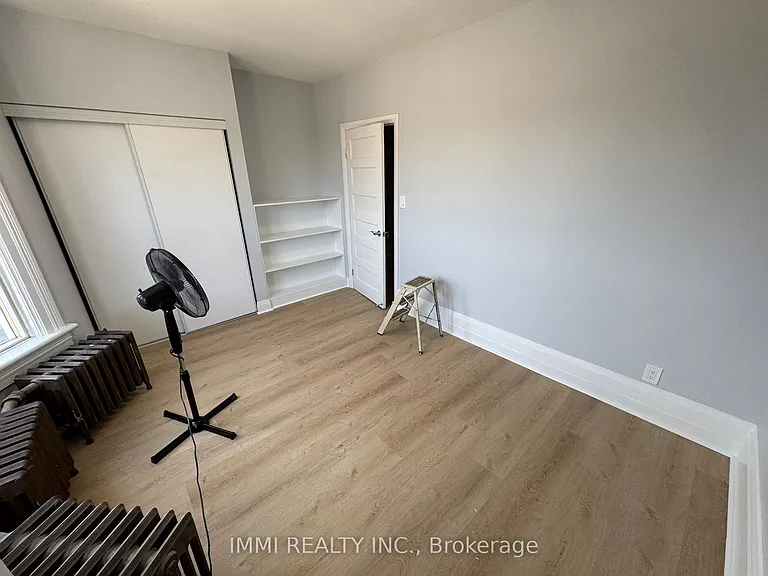 618 Bathurst St #201 — Photo 2