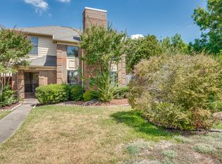 1929 Meadowview Ct, Carrollton, TX 75010
