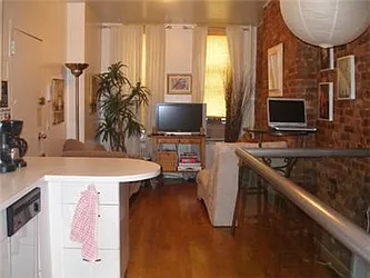 Rented by R New York