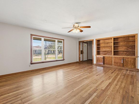 5th image of 134 Meander St