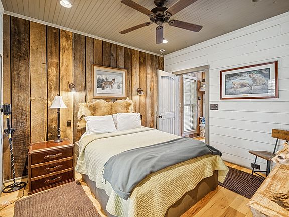 30th image of this home