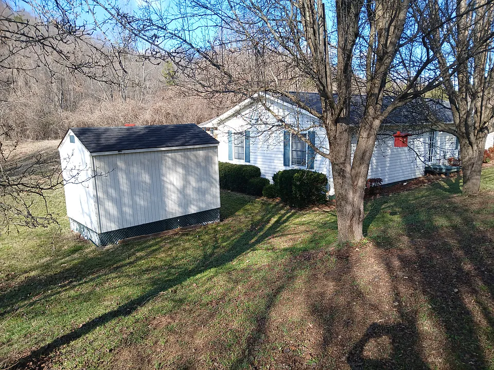 831 Clairmont Rd