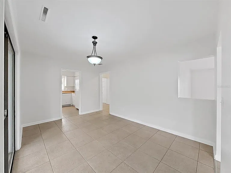1701 Laurie Ln — Photo 9