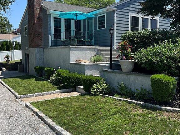 2nd image of 16 Clearwater Rd