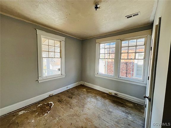 5th image of 3016 Fendall Ave