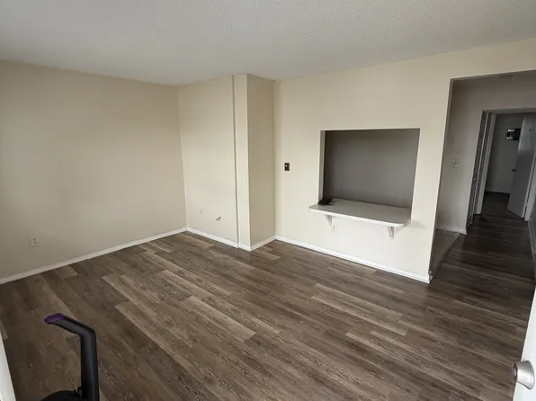 123 W 7th Ave APT 2, Ranson, WV 25438
