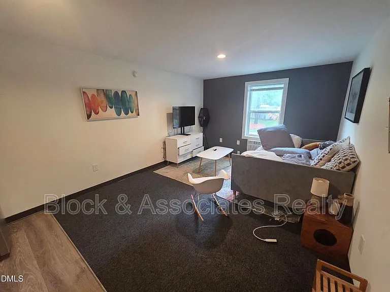 5104 Hollyridge Dr #207 — Photo 15