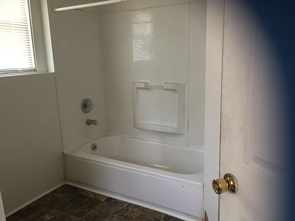 2nd image of 2820 Dixie Hwy APT 1