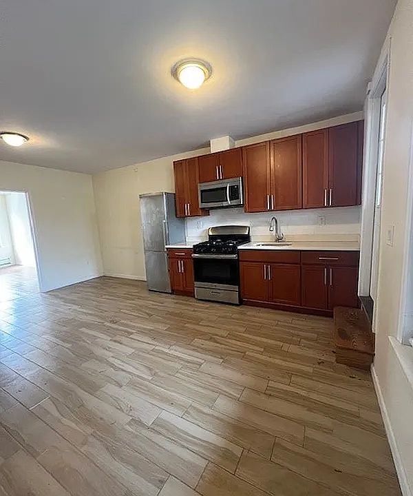 1st image of 617 Washington Ave #1