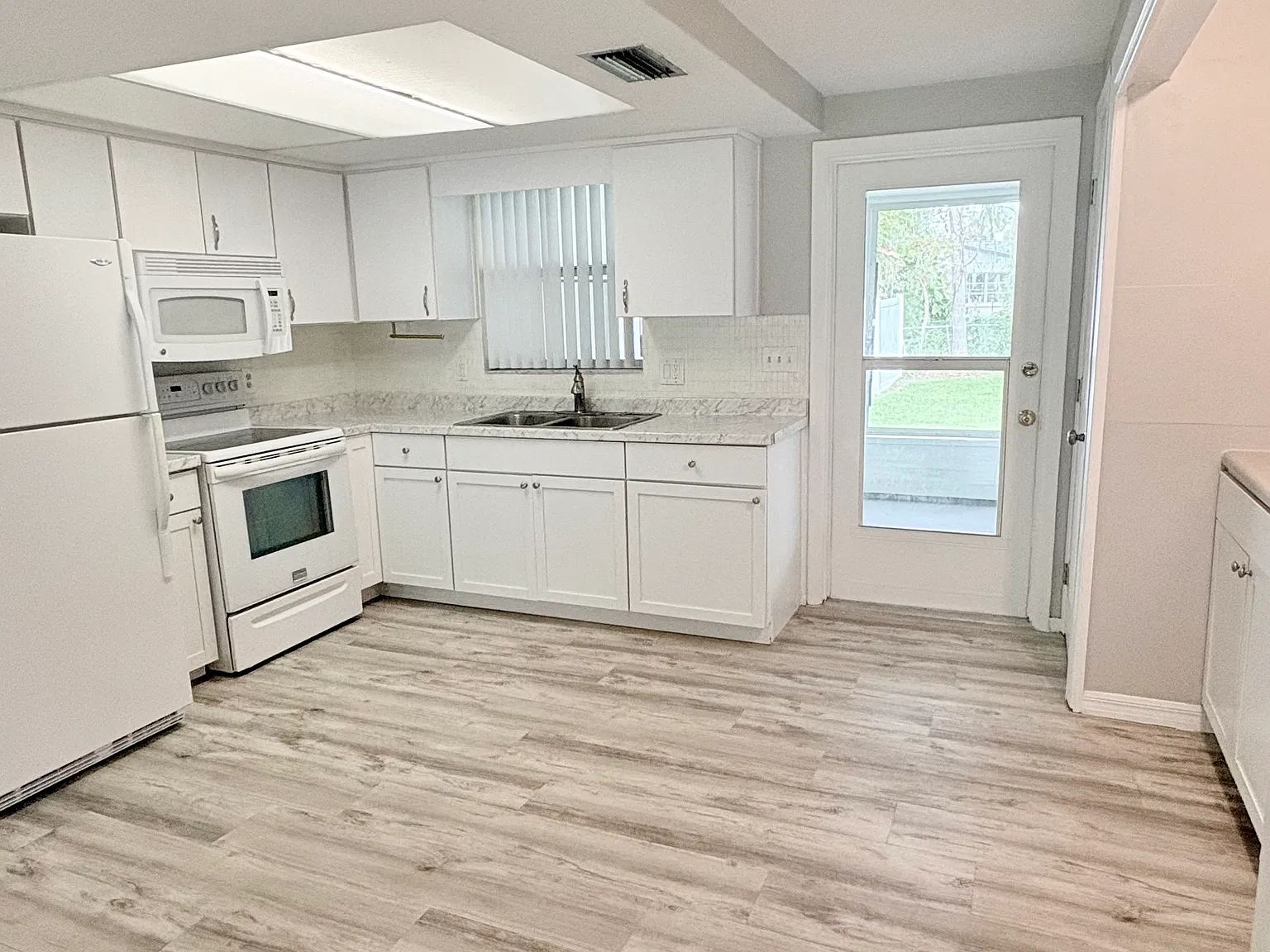 5342 Cedar Ln — Photo 2