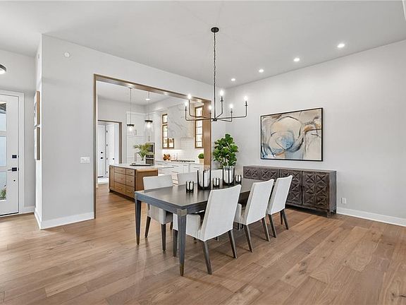 5th image of 13721 Pembroke Ln
