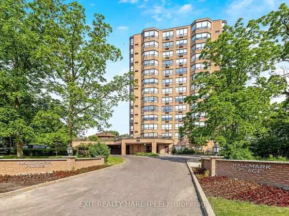 58 Church St E #203, Brampton, ON L6V 4A8
