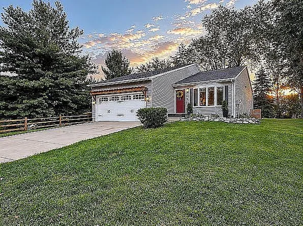 1701 Stone Mill Rd, Kalamazoo, MI 49006