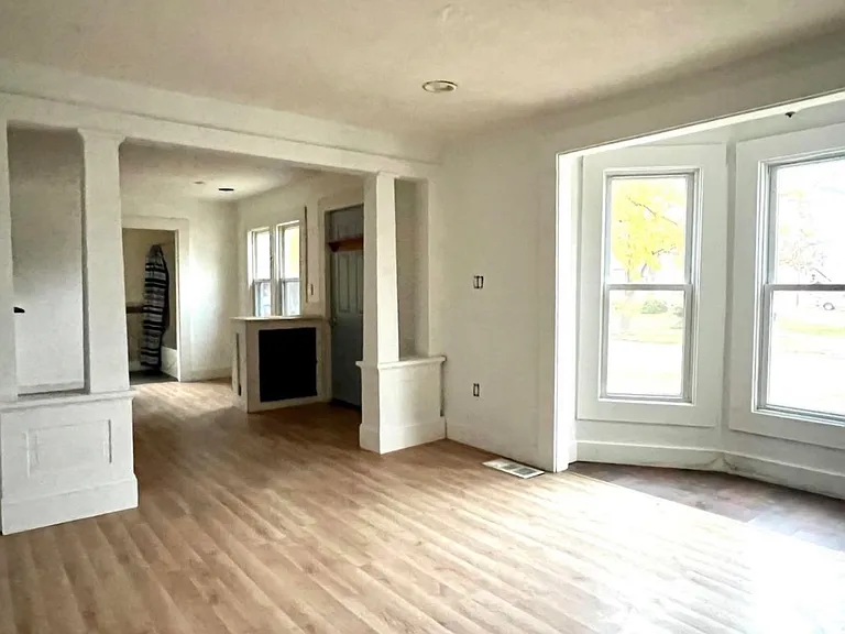 303 Chicago St — Photo 10