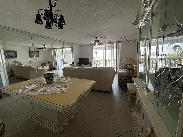 1001 NE 14th Ave #701 — Photo 3