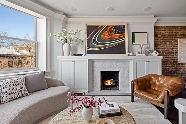 Sold by Compass | media 2