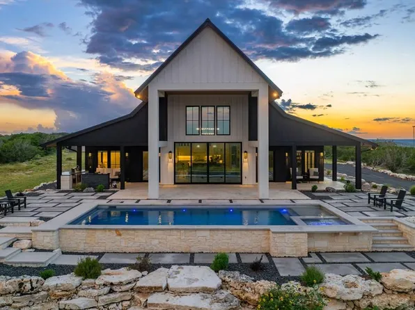 120 Lost Valley Ln E, Center Pt, TX 78010