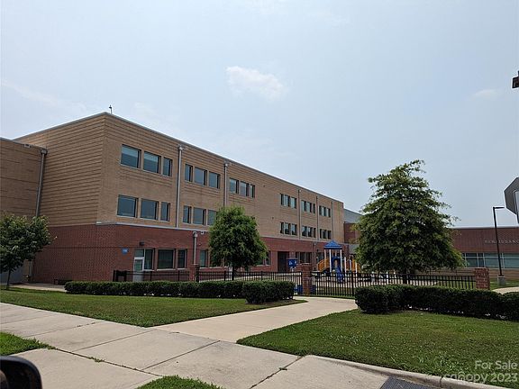 4th image of 3415 West Blvd