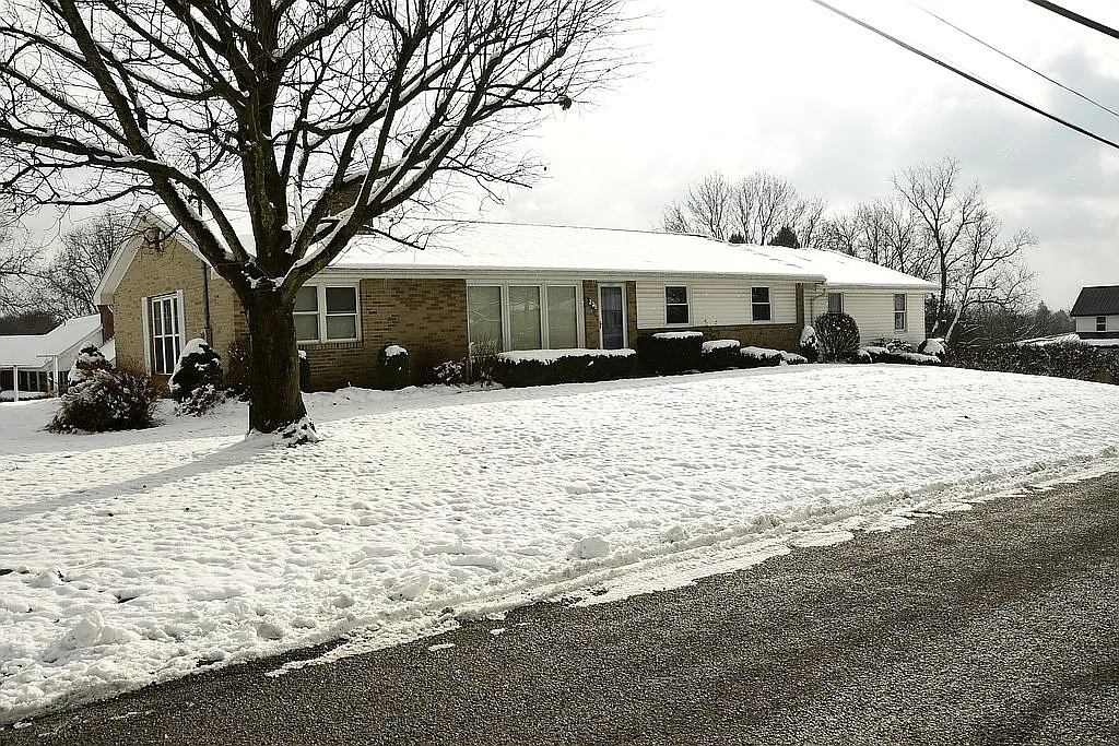 235 Main St photo 1