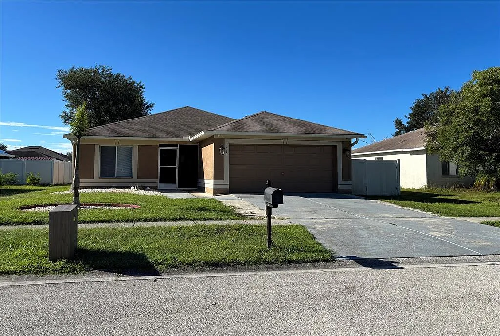 4 bed, 2.0 bath, 1507 sqft, $2,395 — Photo 1