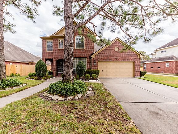2nd image of 128 Emerald Cloud Ln