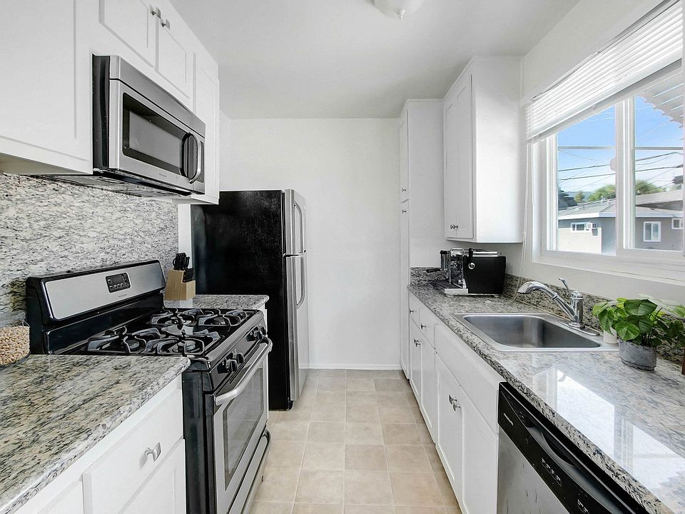 1st image of 4421 Murietta Ave #15