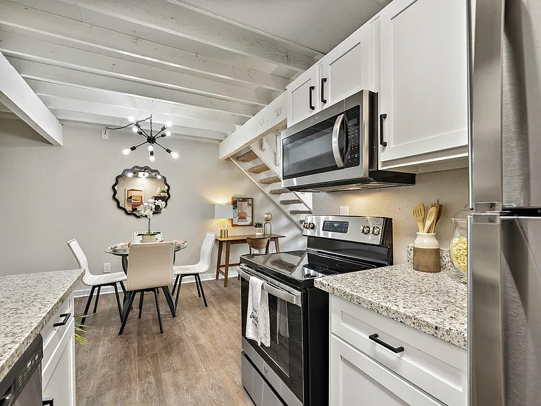 51 Ten Townhomes — Photo 10