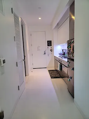 Rented by R New York | media 8