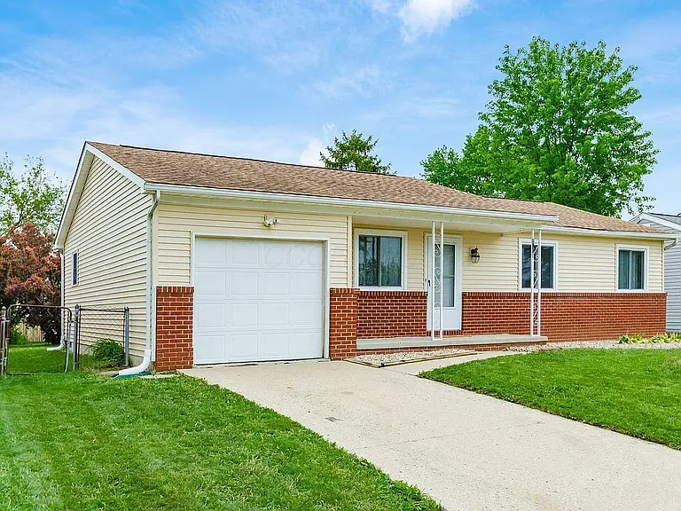 5912 Starcrest Dr — Photo 24