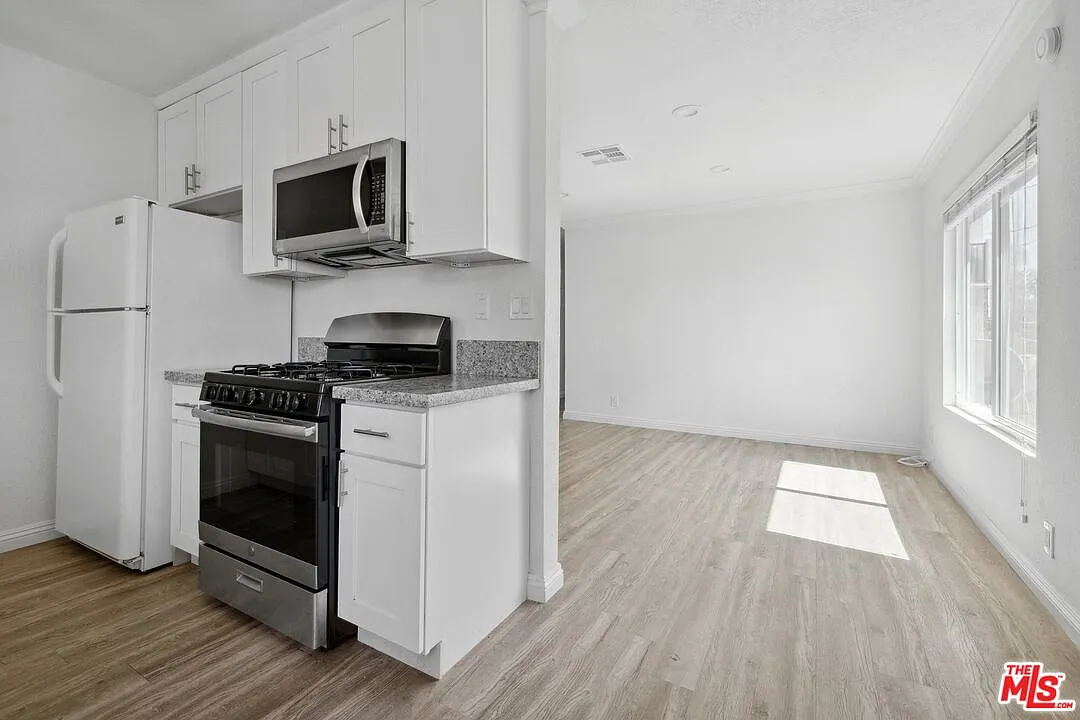 2 bed, 1.0 bath, $2,490 — Photo 1