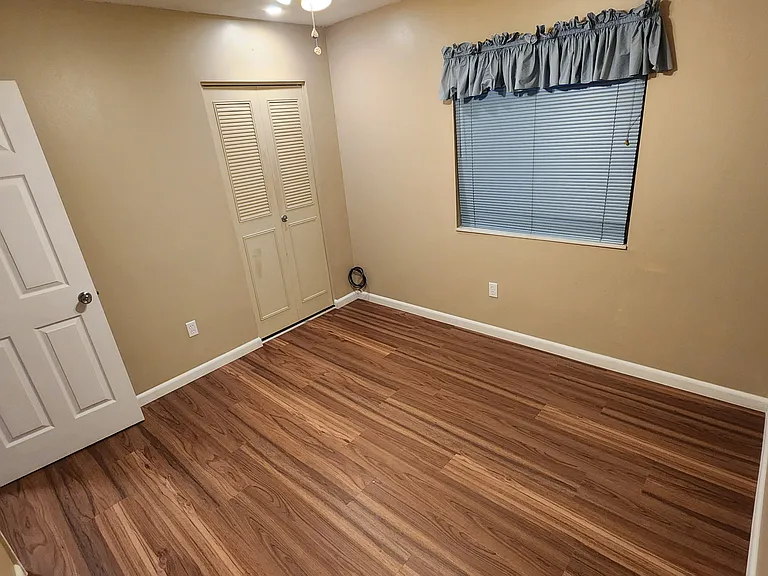 965 Fay Blvd — Photo 32